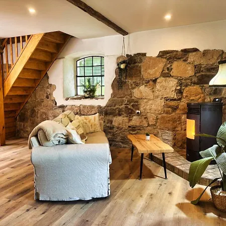 Apartman Couple Retreat In A Historic Loft Surrounded By Nature