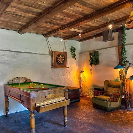 شقة Couple Retreat In A Historic Loft Surrounded By Nature