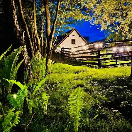 Couple Retreat In A Historic Loft Surrounded By Nature شقة Ploczki Gorne